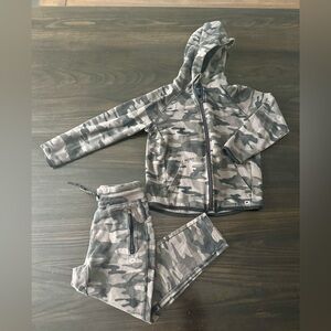 GapFit Kids Athletic Set Camo Pants and Full Zip Set